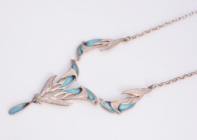 Lot 58 - An silver enamelled Pat Cheney Chenevive range pendant necklace