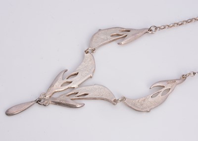 Lot 58 - An silver enamelled Pat Cheney Chenevive range pendant necklace