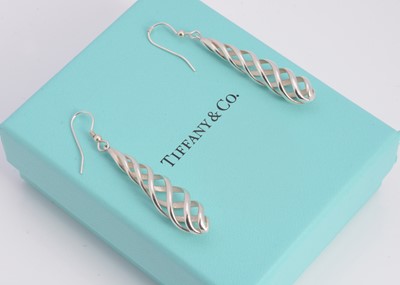Lot 66 - A pair of silver in the style of Tiffany & Co spiral drop earrings, in turquoise box marked Tiffany & Co