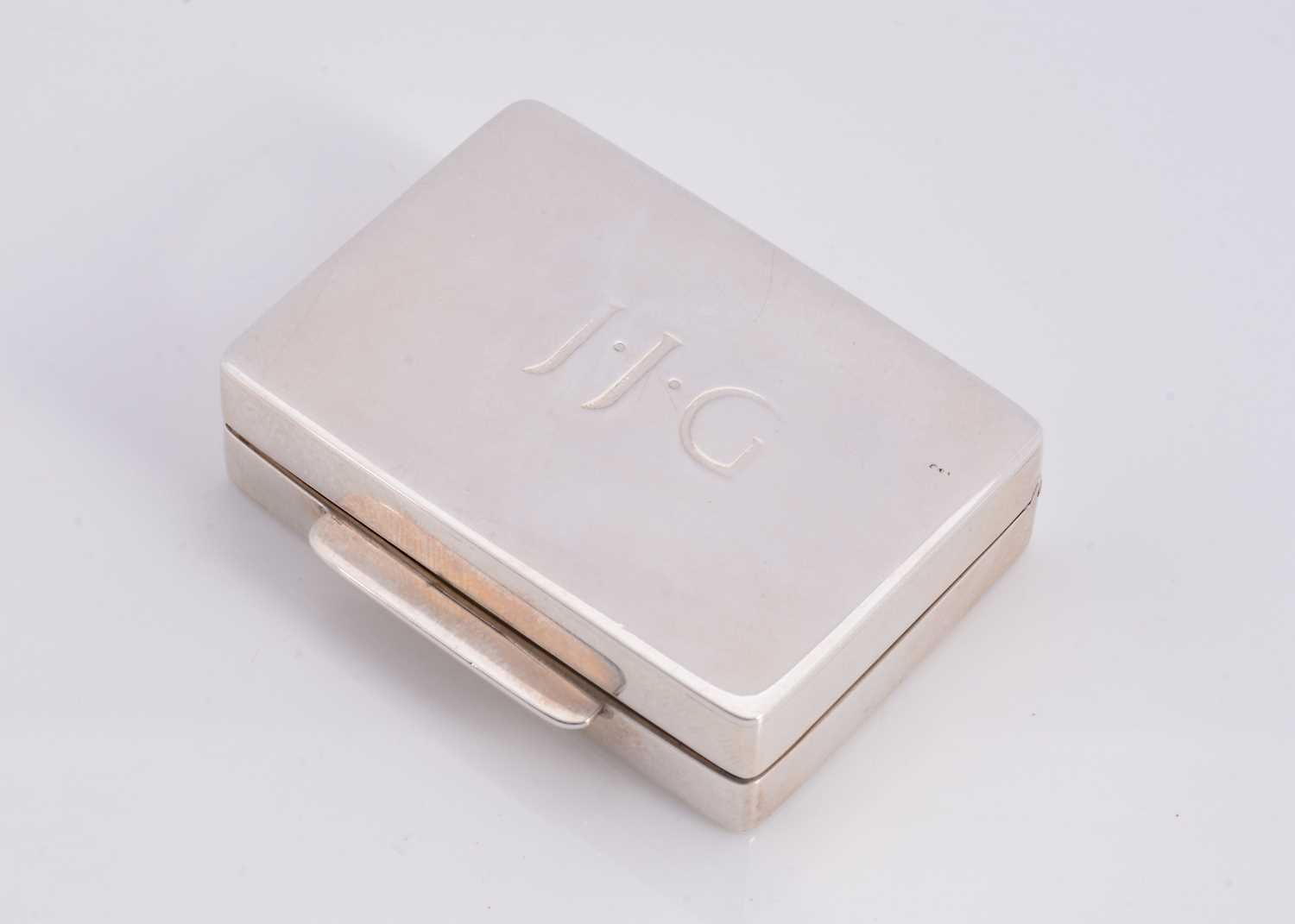 Lot 89 - A silver box