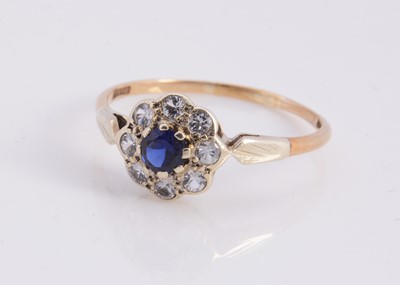 Lot 96 - A 9ct gold diamond & sapphire cluster dress ring