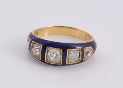 Lot 126 - An art deco diamond & enamel five stone ring