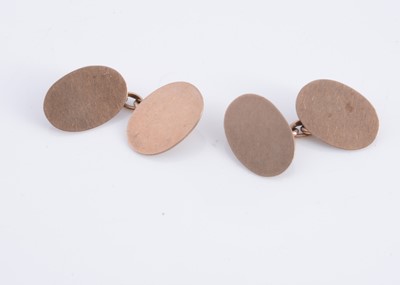 Lot 179 - A pair of 9ct gold oval cufflinks