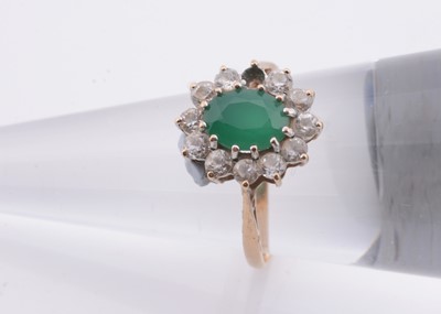Lot 199 - A 9ct gold paste set cluster ring