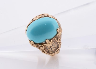 Lot 227 - A 18k gold turquoise ring