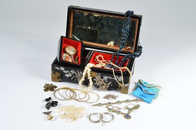 Lot 257 - A collection of silver & costume jewellery