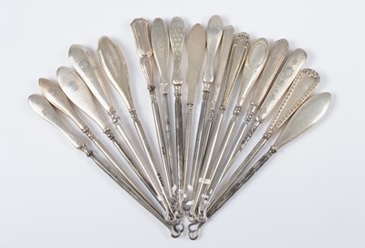 Lot 283 - Seventeen silver handled steel button hooks