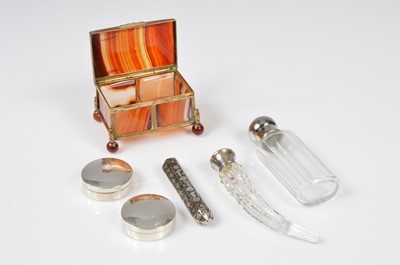 Lot 328 - Six small collectable items