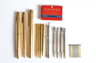 Lot 339 - A small group of pens and pencils
