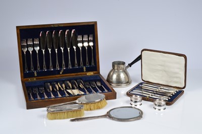 Lot 367 - A small group of silver and silver plated items