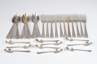 Lot 376 - An Art Deco period part canteen of cutlery