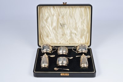 Lot 378 - An Art Deco period silver cruet set