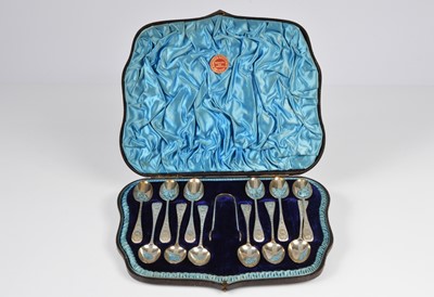 Lot 388 - A cased set of Victorian silver teaspoons with a pair of sugar tongs