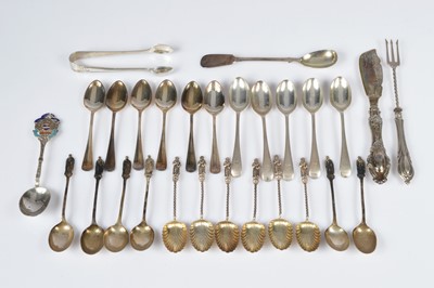 Lot 413 - A collection of Georgian & later silver spoons & other items