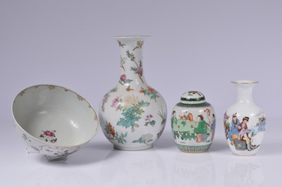Lot 71 - Four items of Chinese porcelain