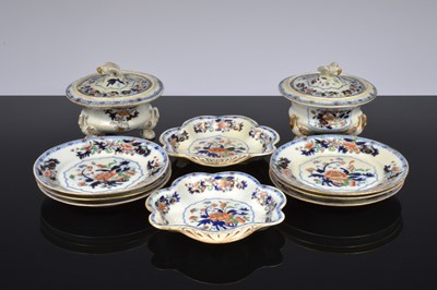 Lot 100 - An early 19th century group of Grainger Lee & Co Worcester porcelain items from a dinner service
