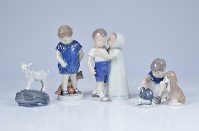 Lot 186 - Six modern porcelain items