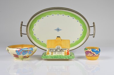 Lot 197 - Four items of ceramics