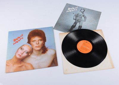 Lot 436 - David Bowie / Signature